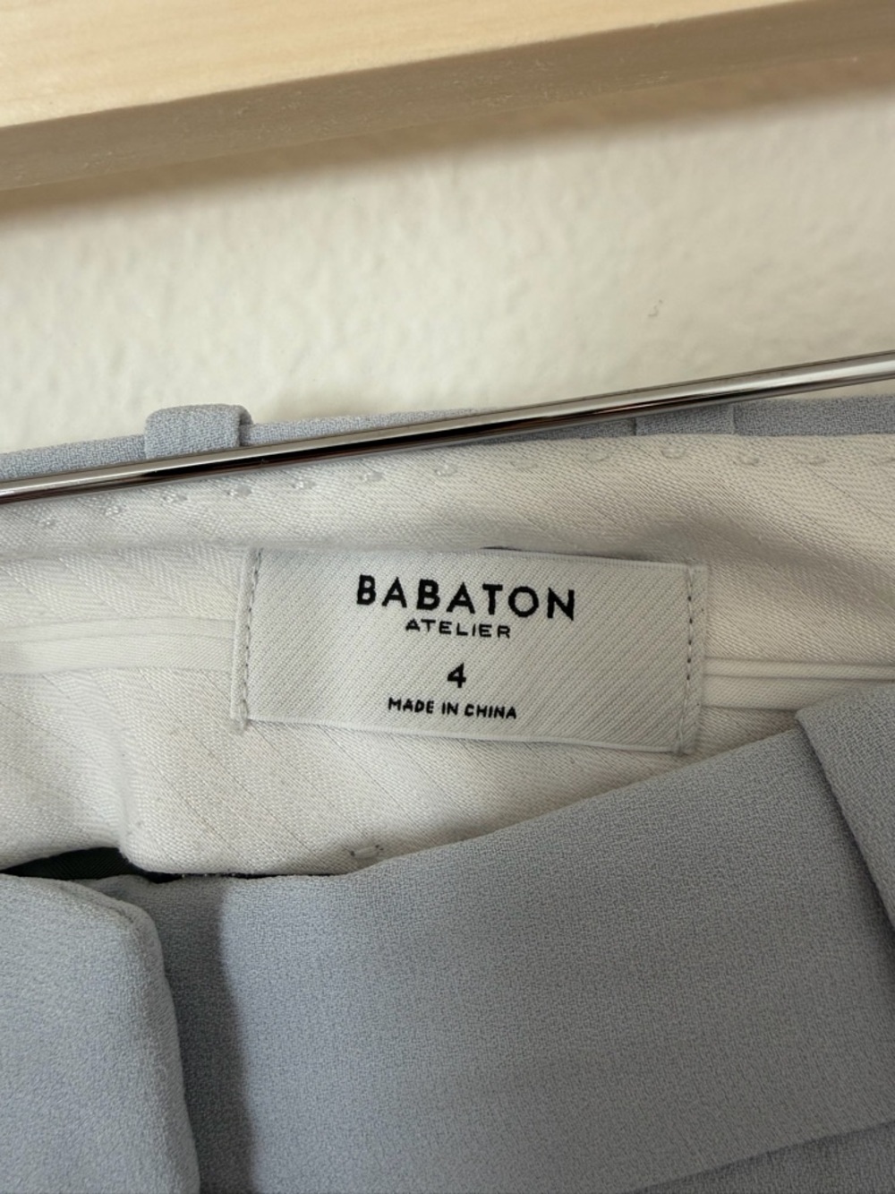 Aritzia Babaton Effortless Shorts Size 4 Pastel Blue Office Minimalist Neutral - Picture 7 of 12